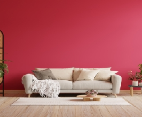 Salon w kolorze Viva Magenta. Sposób na najmodniejsze wnętrze sezonu